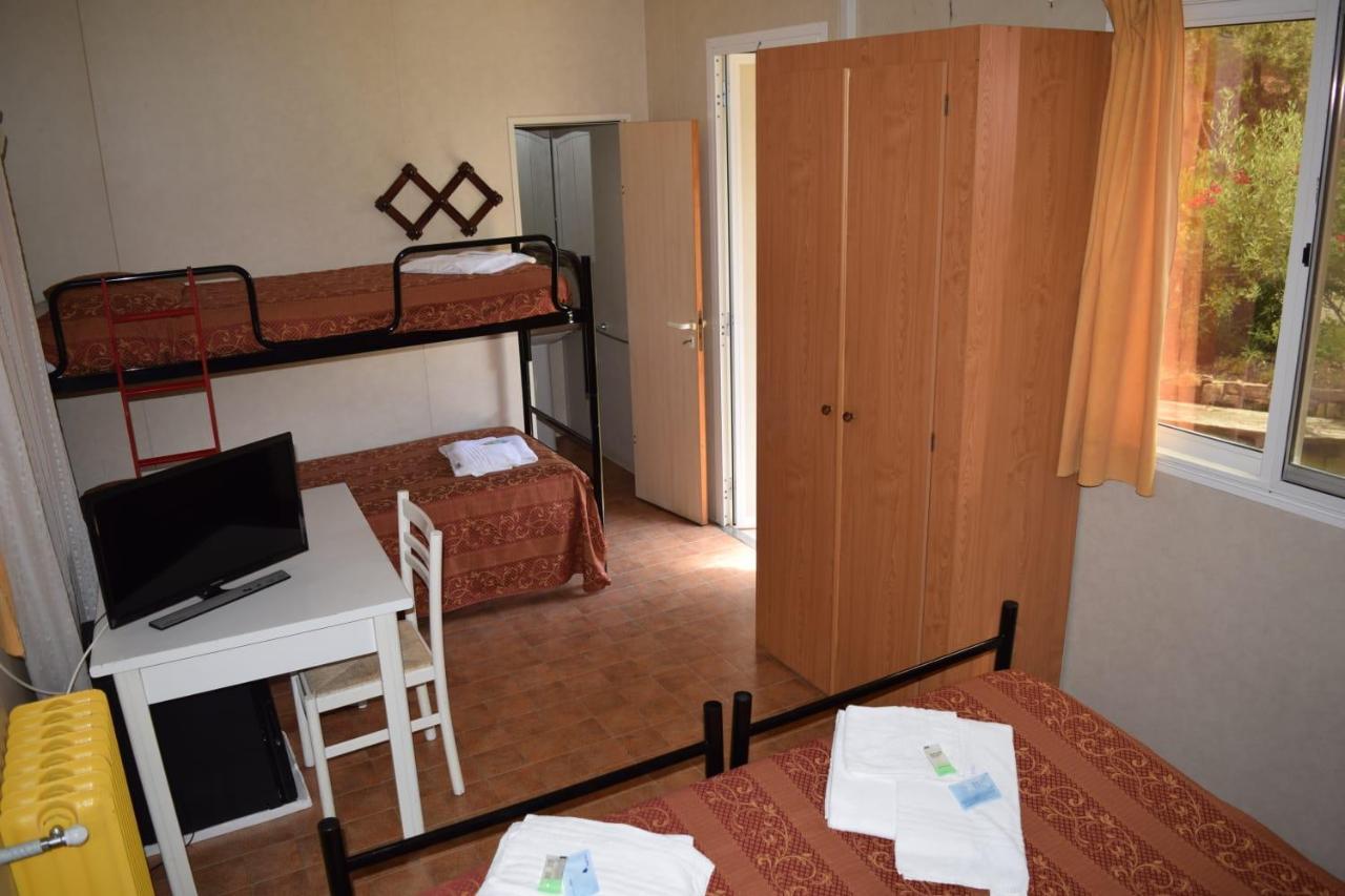 Hotel Garden Nuraminis Екстериор снимка