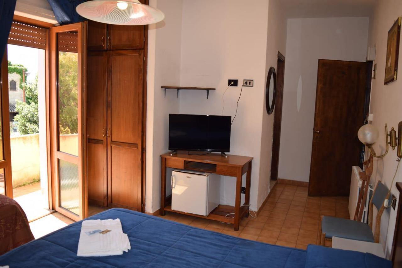 Hotel Garden Nuraminis Екстериор снимка